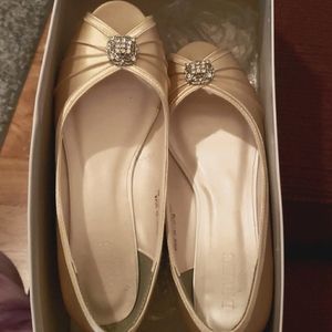 Womens David's Bridal wedge heel shoes